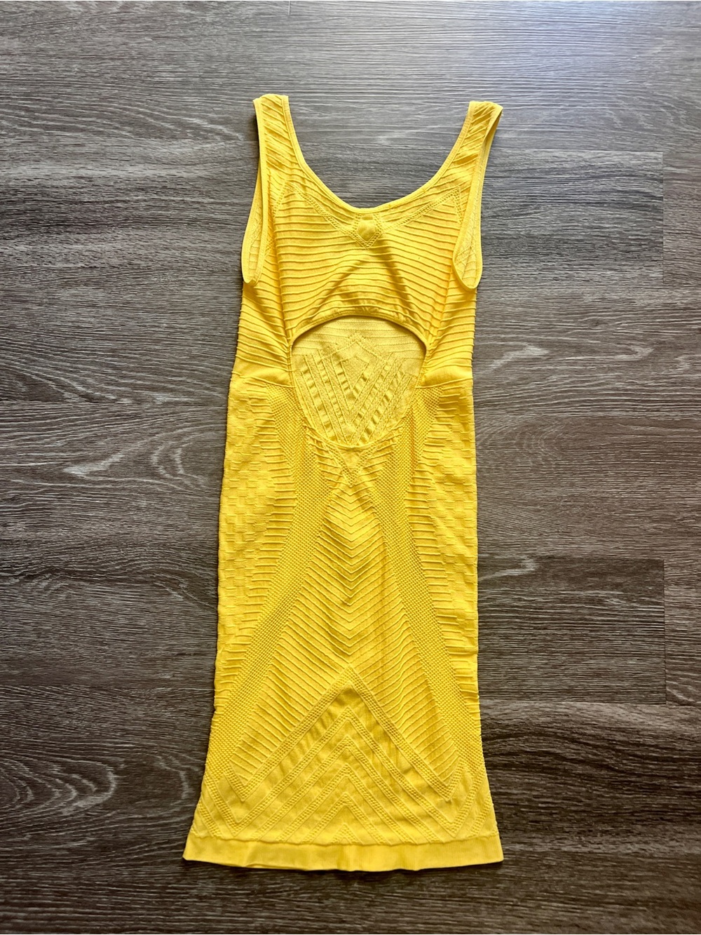 Bebe Sexy Summer Yellow Sleeveless Bodycon Dress - Women - Picture 3 of 6